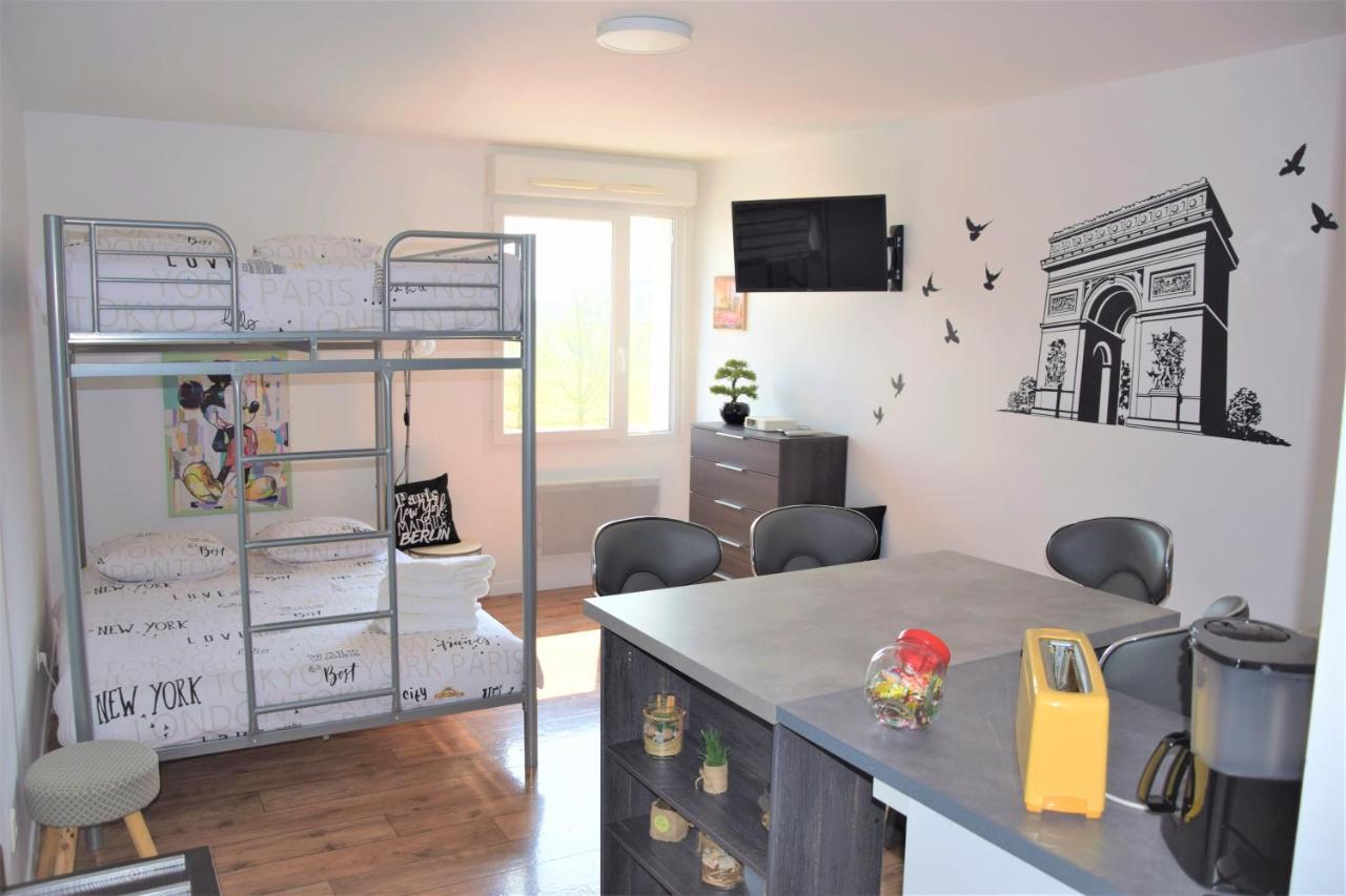 Апартаменты Studio Confort Paris Монтеврен Экстерьер фото