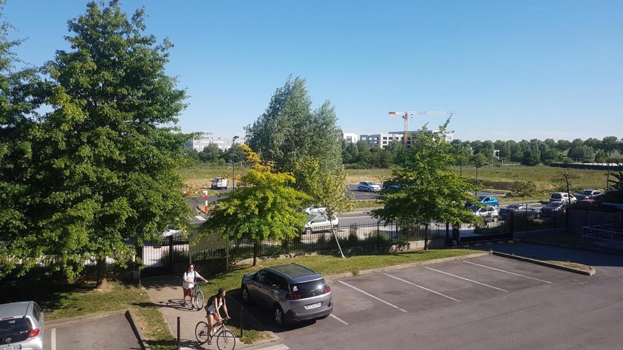 Апартаменты Studio Confort Paris Монтеврен Экстерьер фото